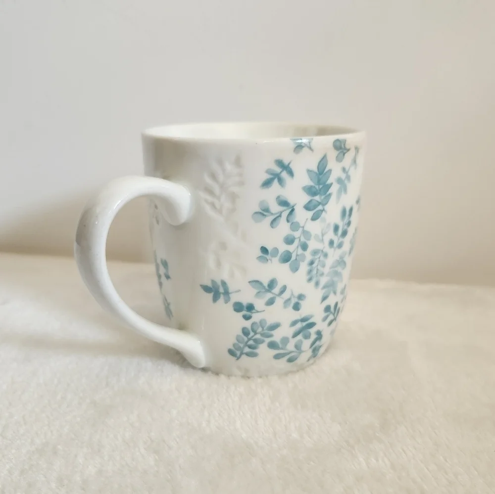 Pier 1 Imports Ava White Blue Green Leaves Monogram D Coffee Cup Mug 14 Oz